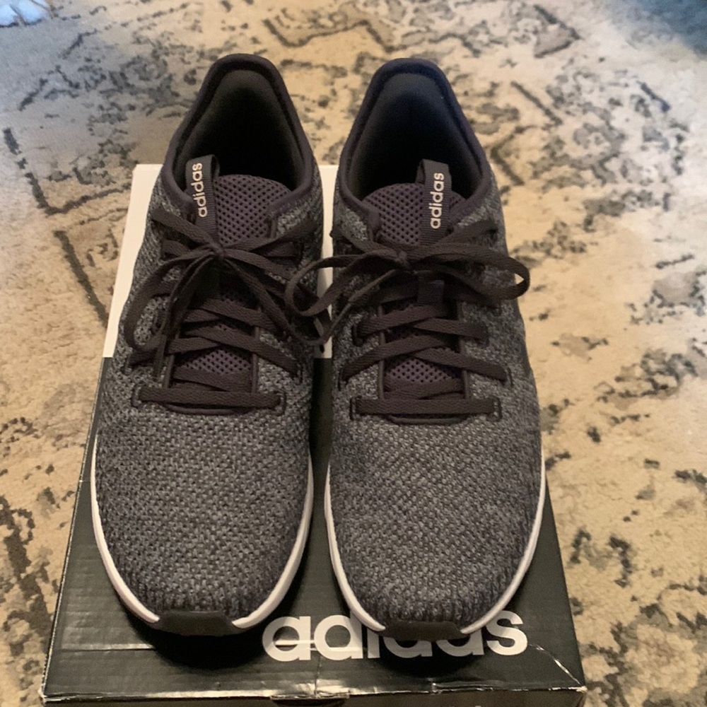 Adidas ortholite tennis shoe